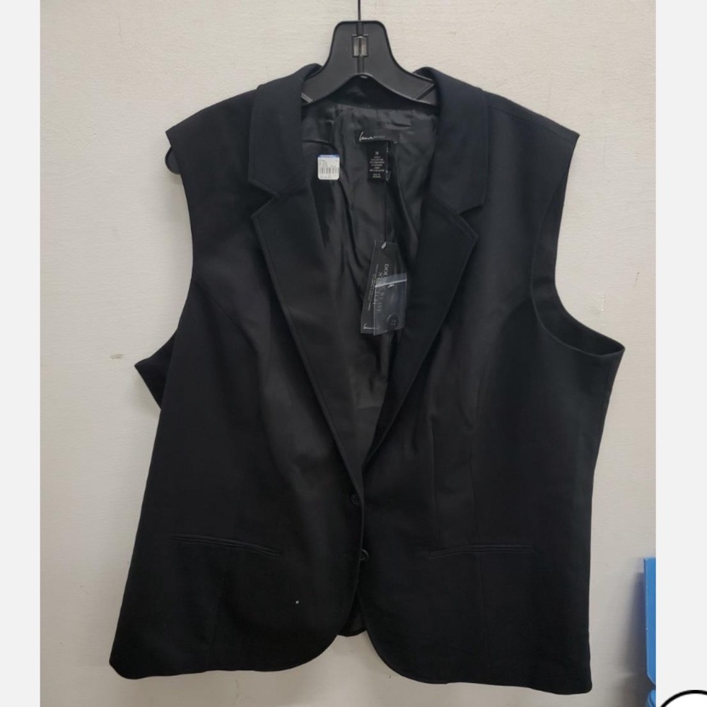 NWT Lane Bryant Vest~ p2p 26” has stretch. Awesome staple piece made very well.